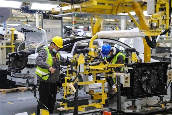 吉利汽车2月销量突破10万辆，同比增长39%