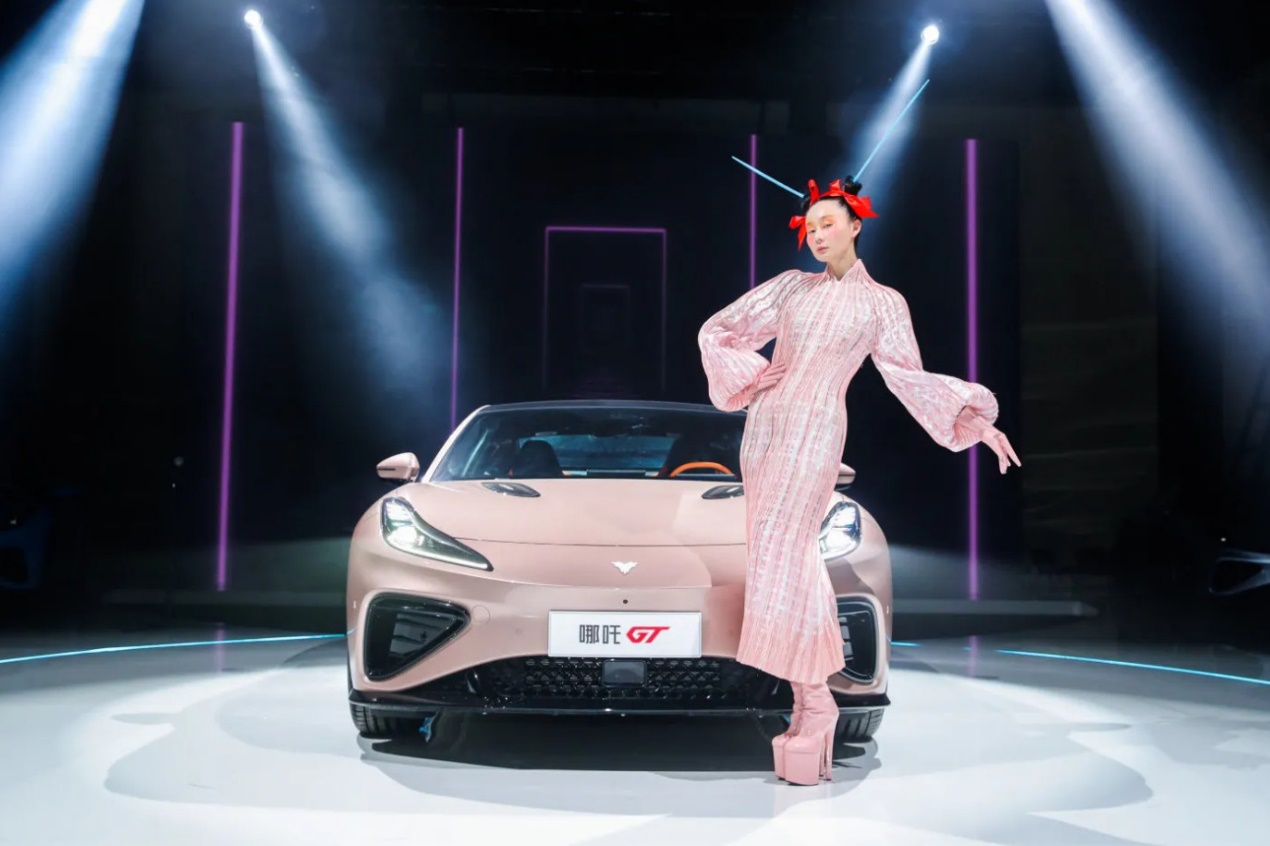 从“农村首台车” N01，到跑车哪吒GT，被藐视后张勇怒骂沙雕惹争议