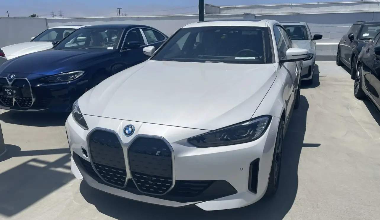宝马i4 eDrive35曝光，售价42.99万，续航511公里，即将引进中国