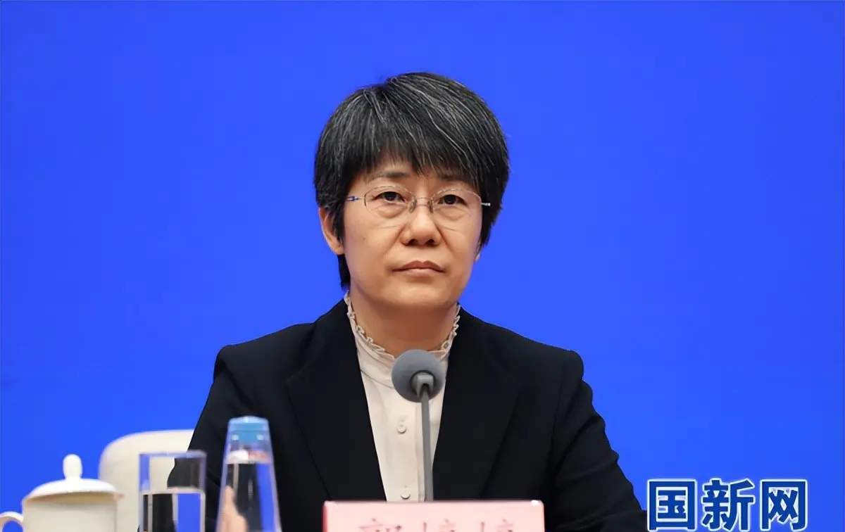 商务部：积极推进扩大汽车消费，助力新能源汽车国际化