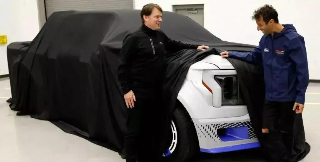 “电动猛禽”或诞生？福特强劲皮卡或冠名F-150 闪电