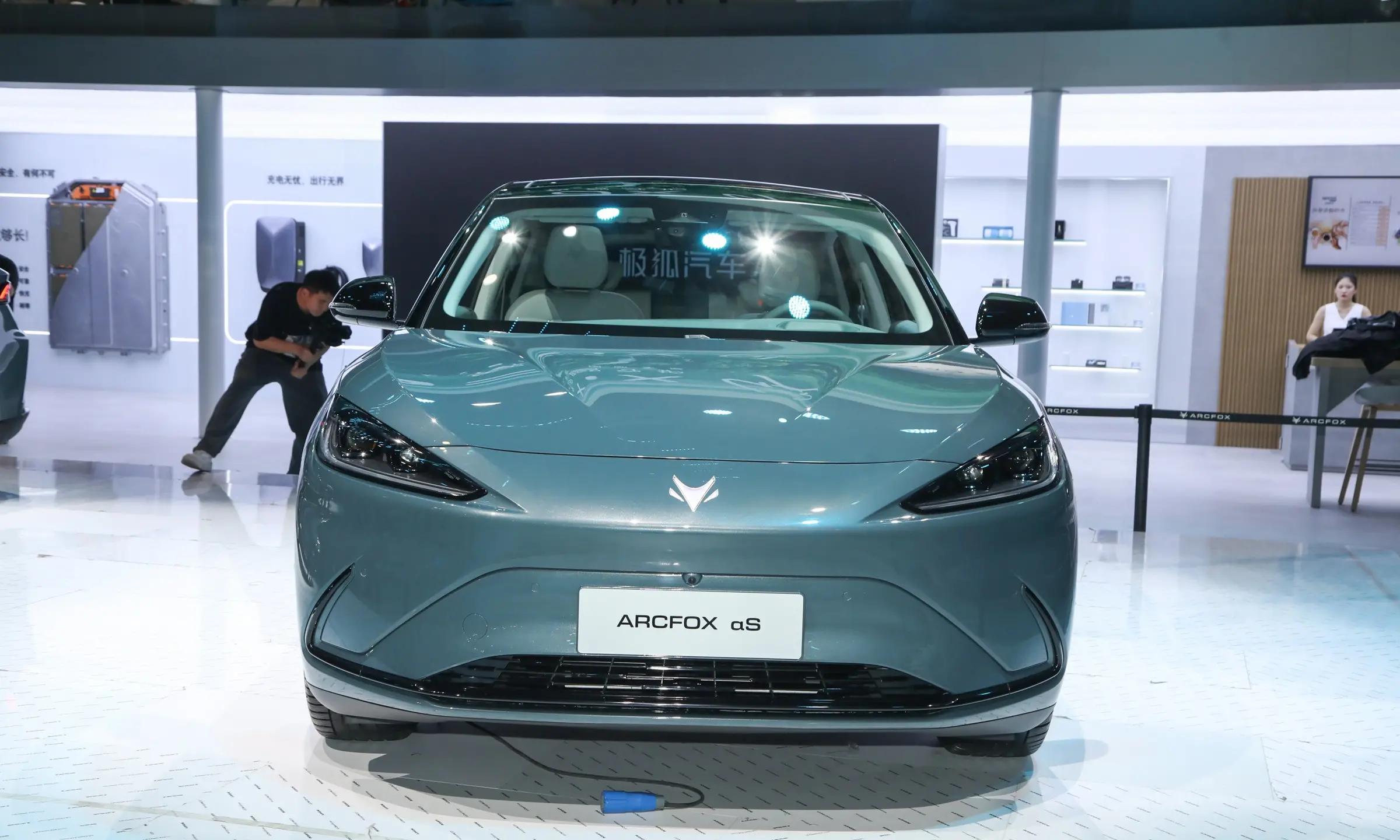 新车售价24.58万元起，极狐阿尔法S/T森林版新车型登场