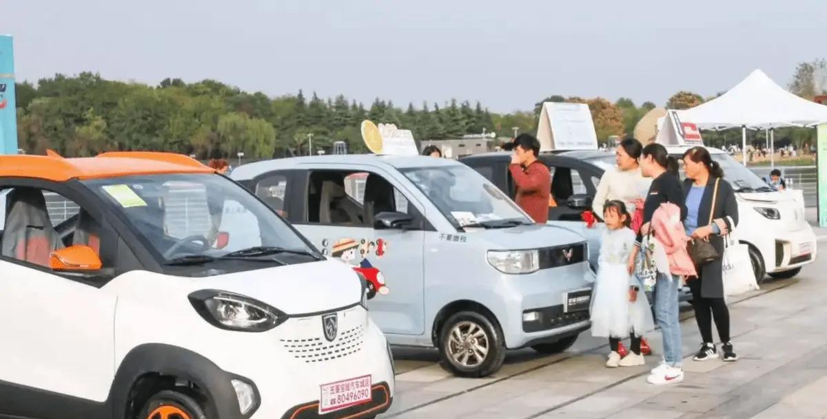 9个部门联合支持新能源汽车下乡，县域商业三年行动计划正式实施