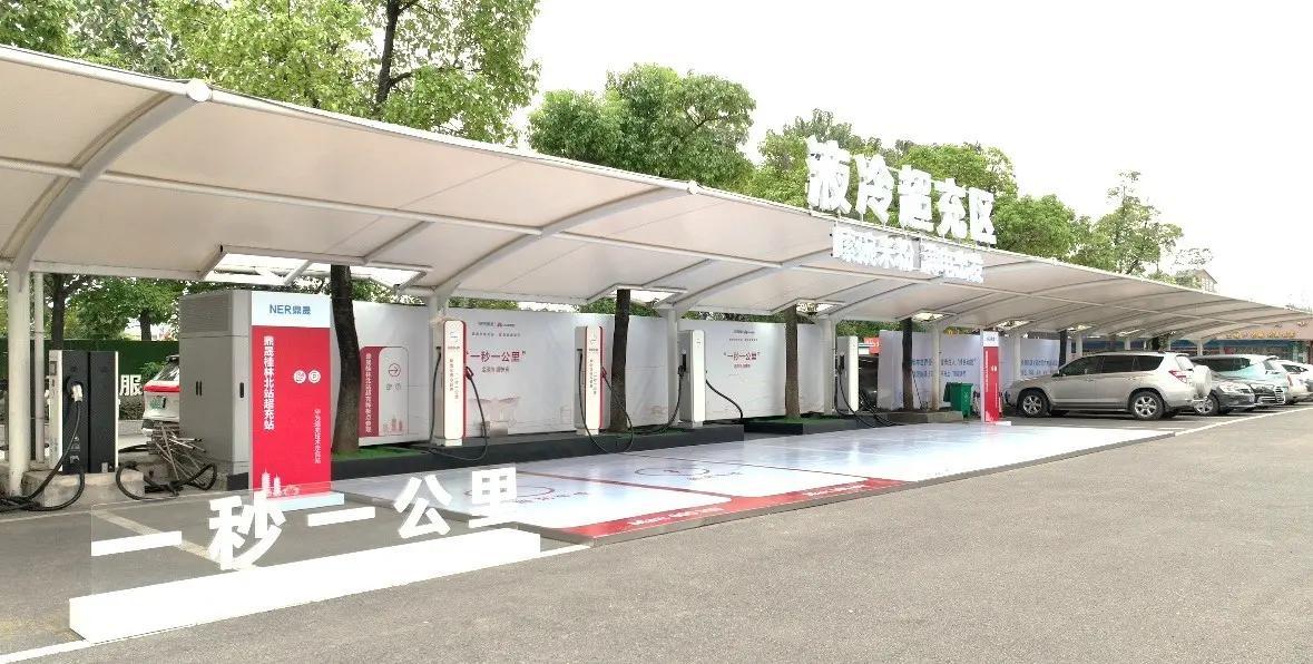 华为在桂林加速建设超充站，开创“1秒1公里”新未来