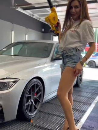 #沉浸式洗车 #汽车美容 洗完车记得给爱车好好擦干净