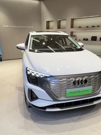 奥迪纯电SUV已不到30万，三排7座，续航560km，探店奥迪Q5 e-tron #奥迪Q5e-tron