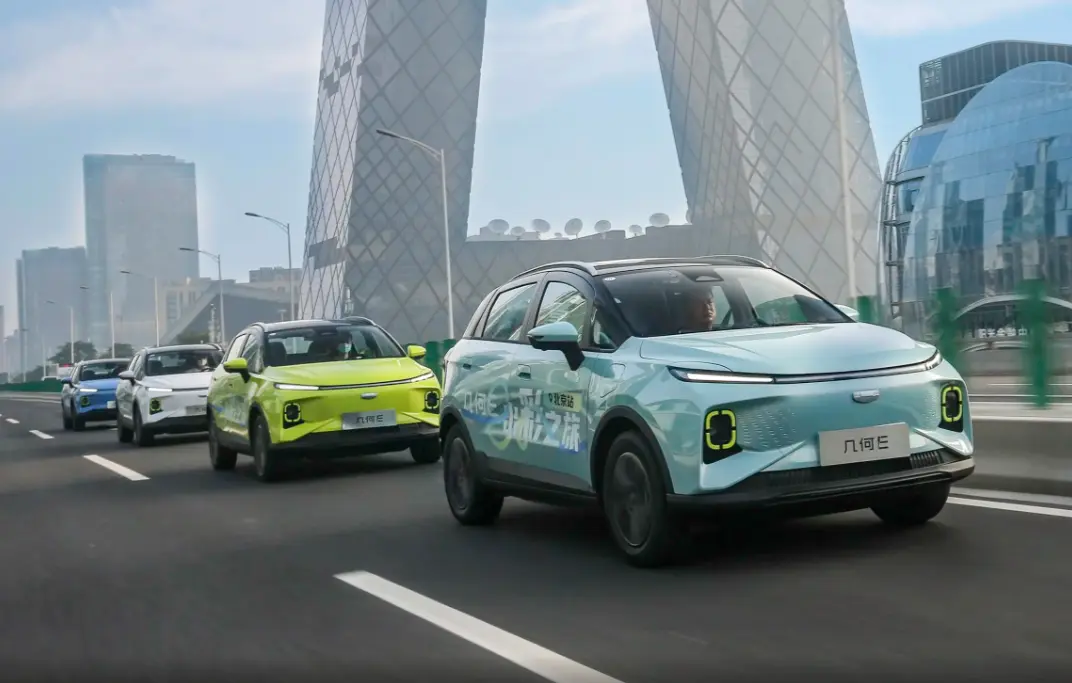 顶配落地不到十万，定位小型纯电SUV，吉利几何E|试驾篇