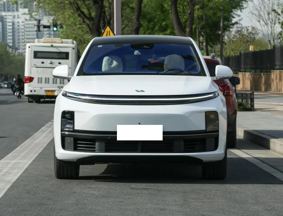 理想L7：单月销量12982台，低配卖31.98万实力如何？