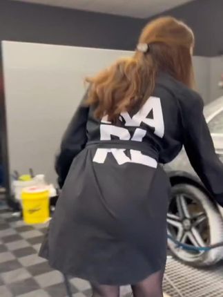 这双皮鞋什么颜色？看清楚没#沉浸式洗车 #汽车美容