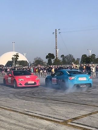丰田86双车对飘#丰田86 #漂移 #是时候展现真正的技术了 #玩的就是心跳 #厉害了我的车