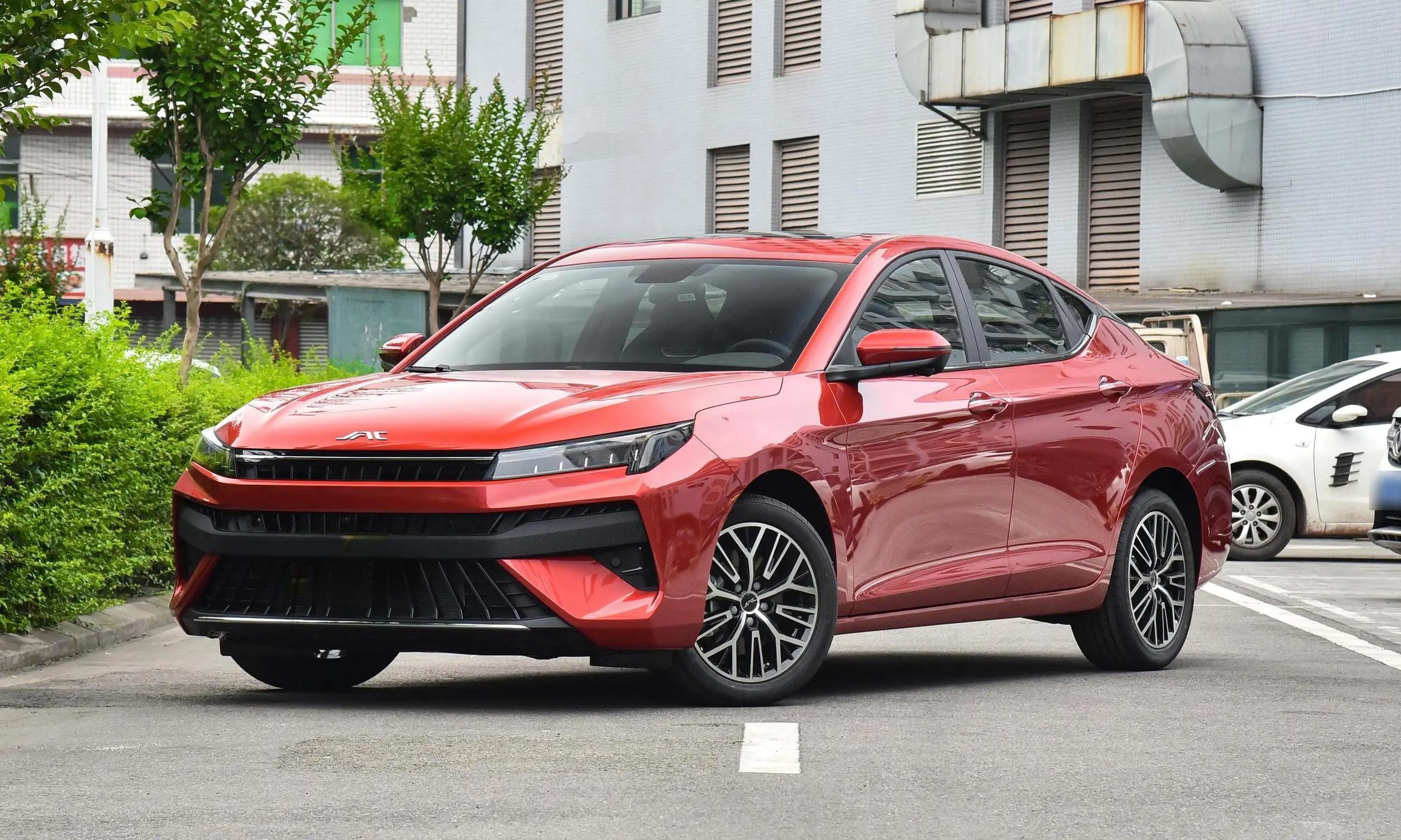 江淮A5 PLUS尊贵智联型引领科技时尚，全新升级增电动尾门/JBL音响豪华配置火爆上市。