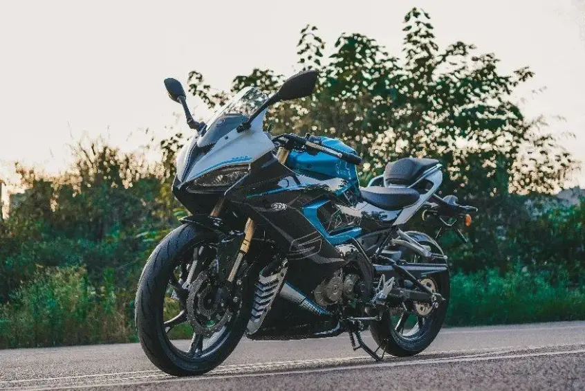 QJMOTOR赛150：指导价13999元，入门仿赛车型值得买吗？