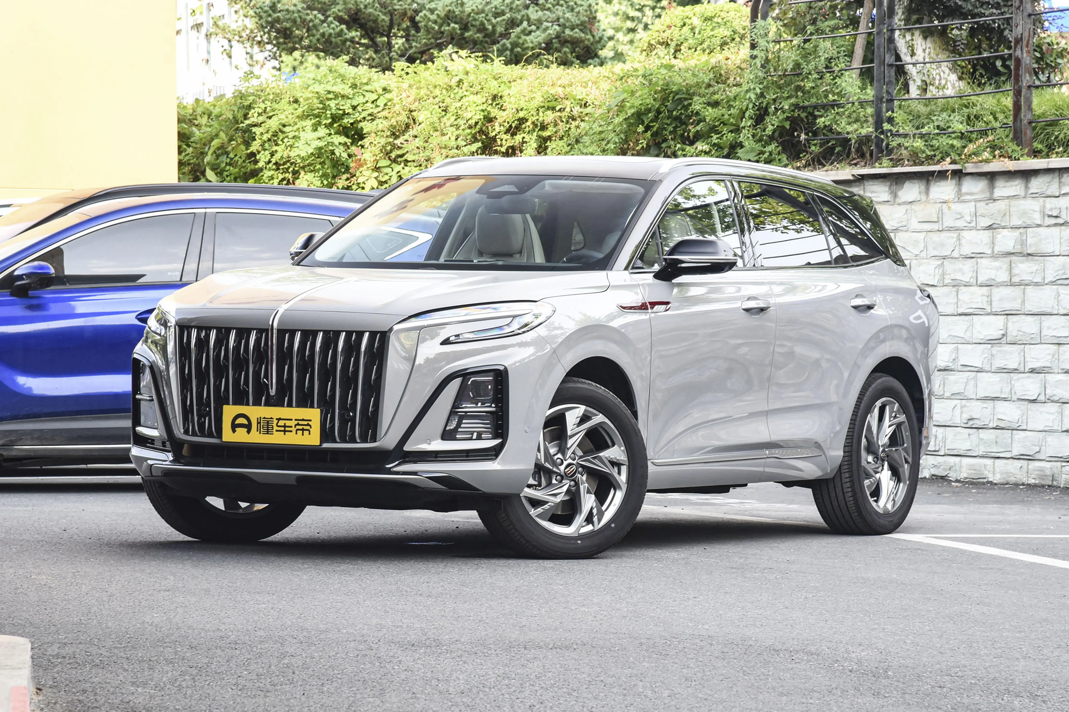 比合资车更大、更强，红旗HS3如何重新定义紧凑型SUV？