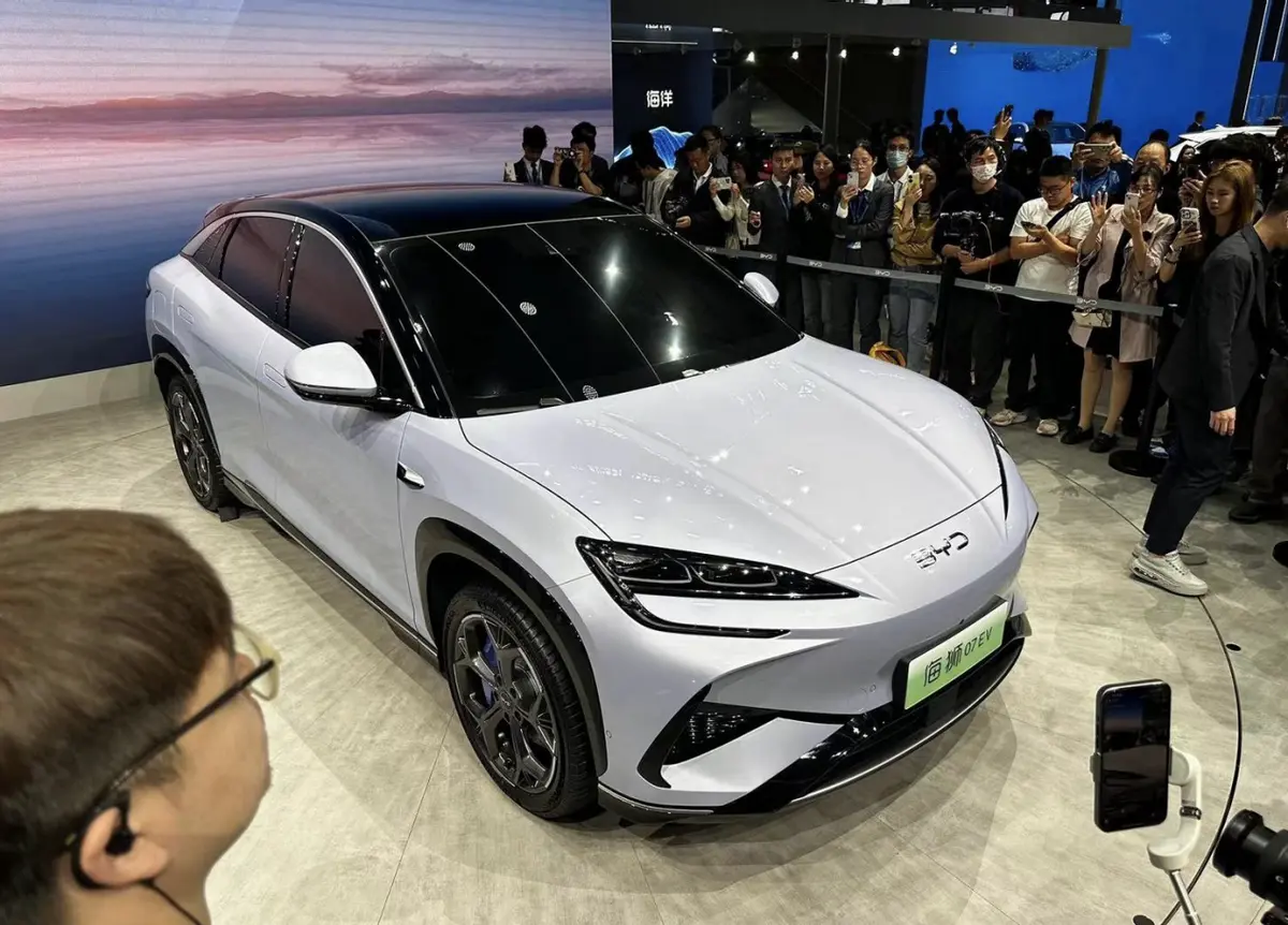 海狮07 EV亮相广州车展，比亚迪的海洋美学能否征服消费者？