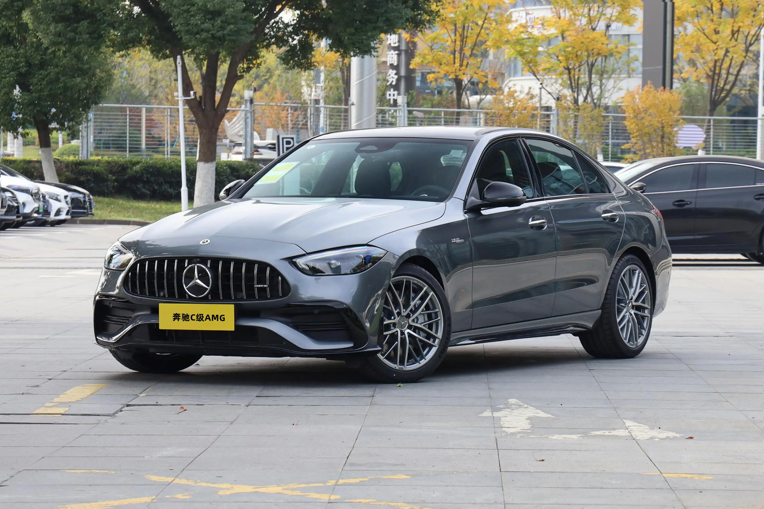 2024款奔驰C级AMG C43轿车上市，2.0T+48V轻混，售价60.6万元起