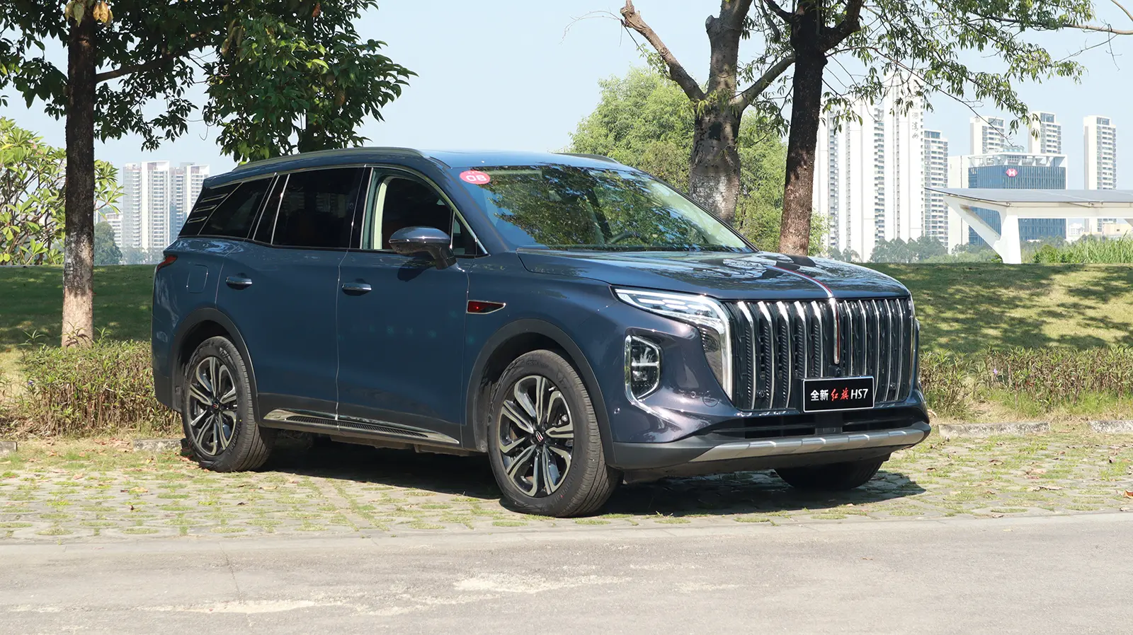 国产豪华SUV！近5米长，2.0T+8AT，四驱，可变悬挂，才20来万？