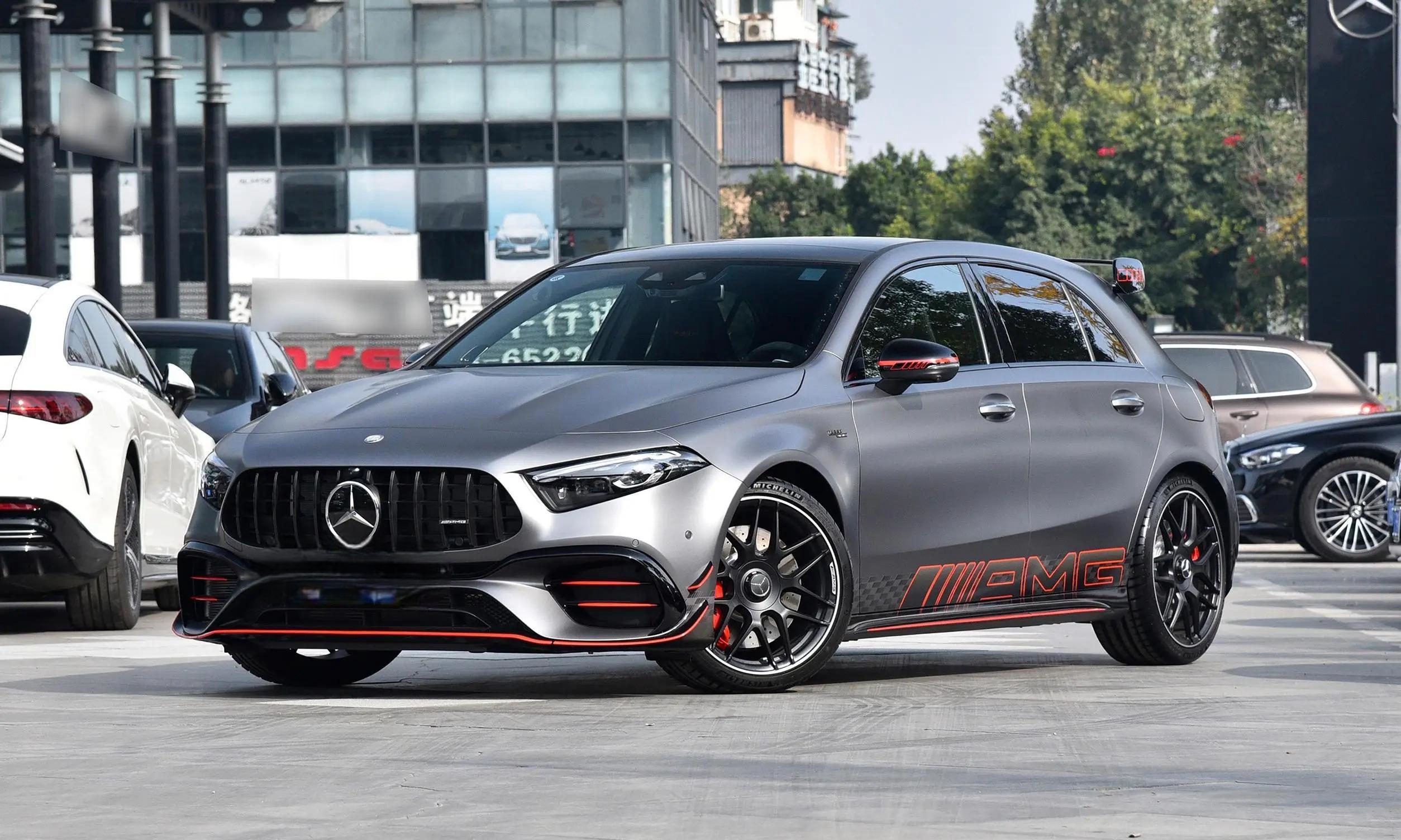 新车专属炫酷拉花装饰，AMG A 45 S燃擎当道特别版实拍，售价58.37万元