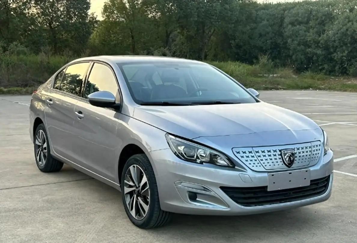 东风标致e408续航405公里，磷酸铁锂电池/前驱系统曝光
