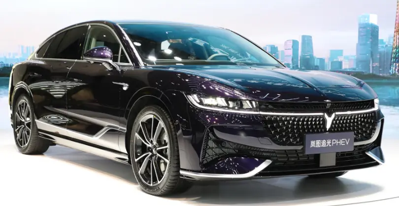 售25.28万起，中大型车，续航1260km，岚图追光PHEV值吗？