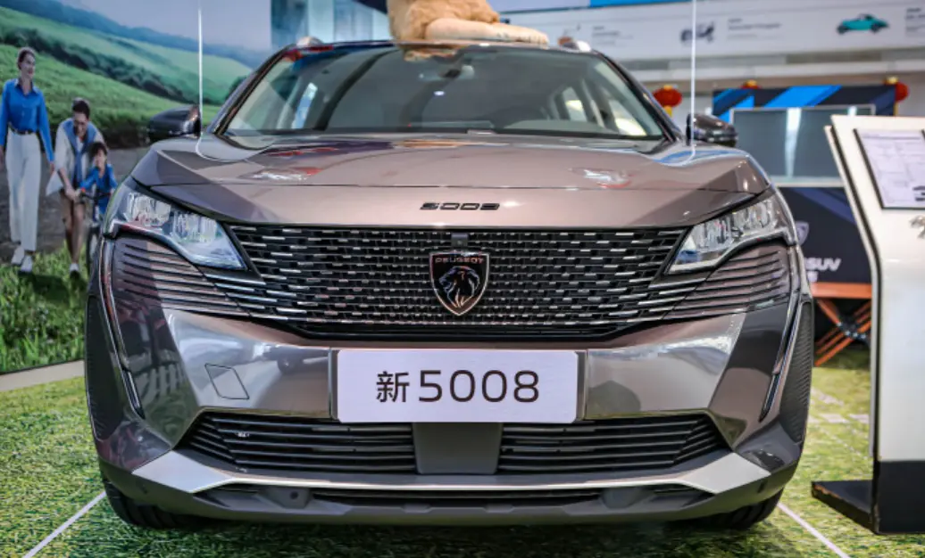探店东风标致5008，标配1.8T 发动机，7座版车型实用吗？