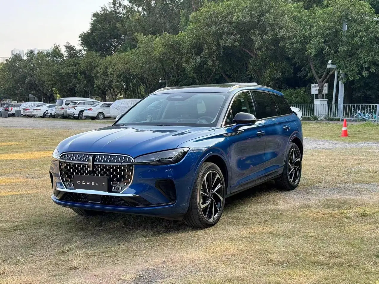 2.0T+8AT，27英寸大联屏，美式大沙发，入门即高配，加量不加价！