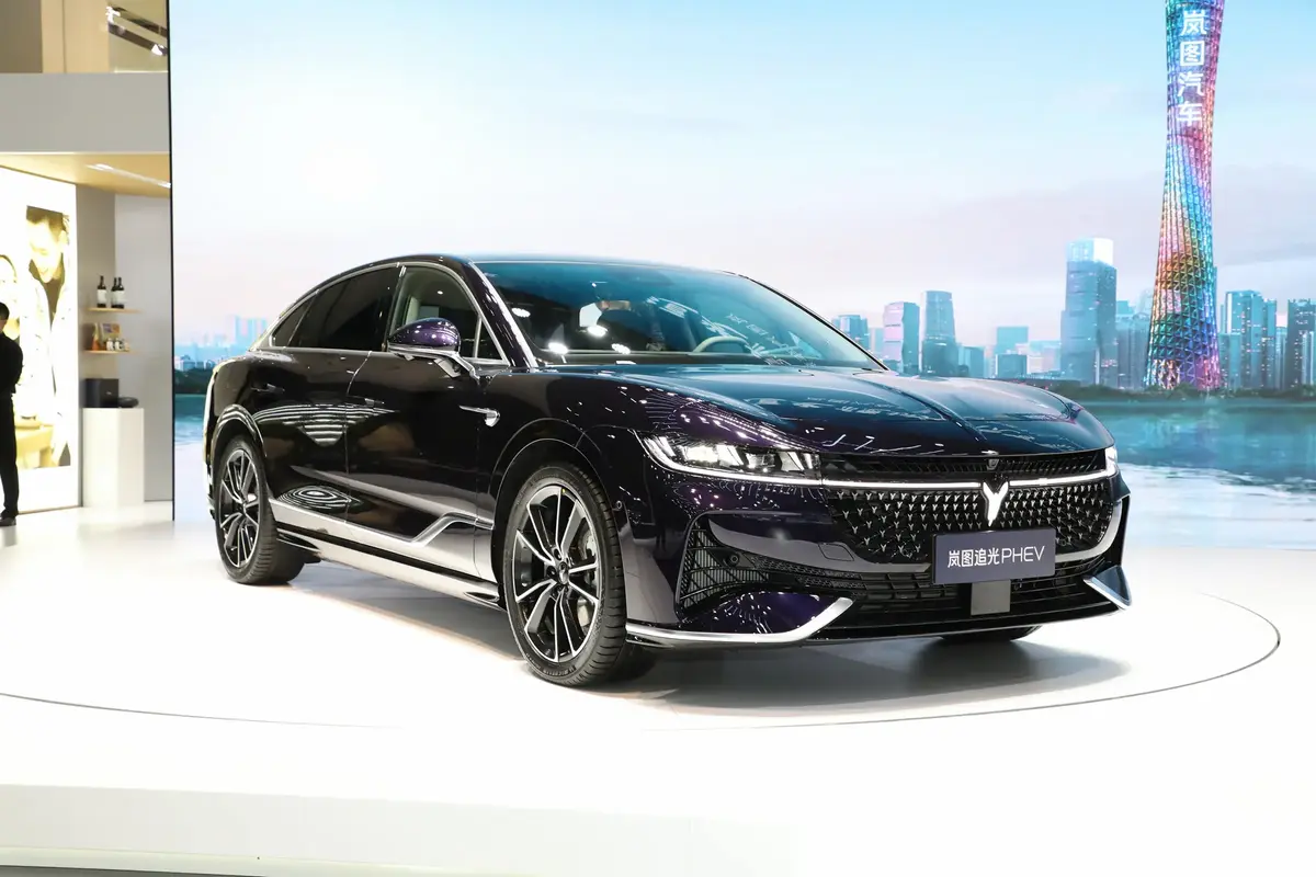 岚图追光PHEV售价25.28万元起，纯电续航202km，产品实力如何？