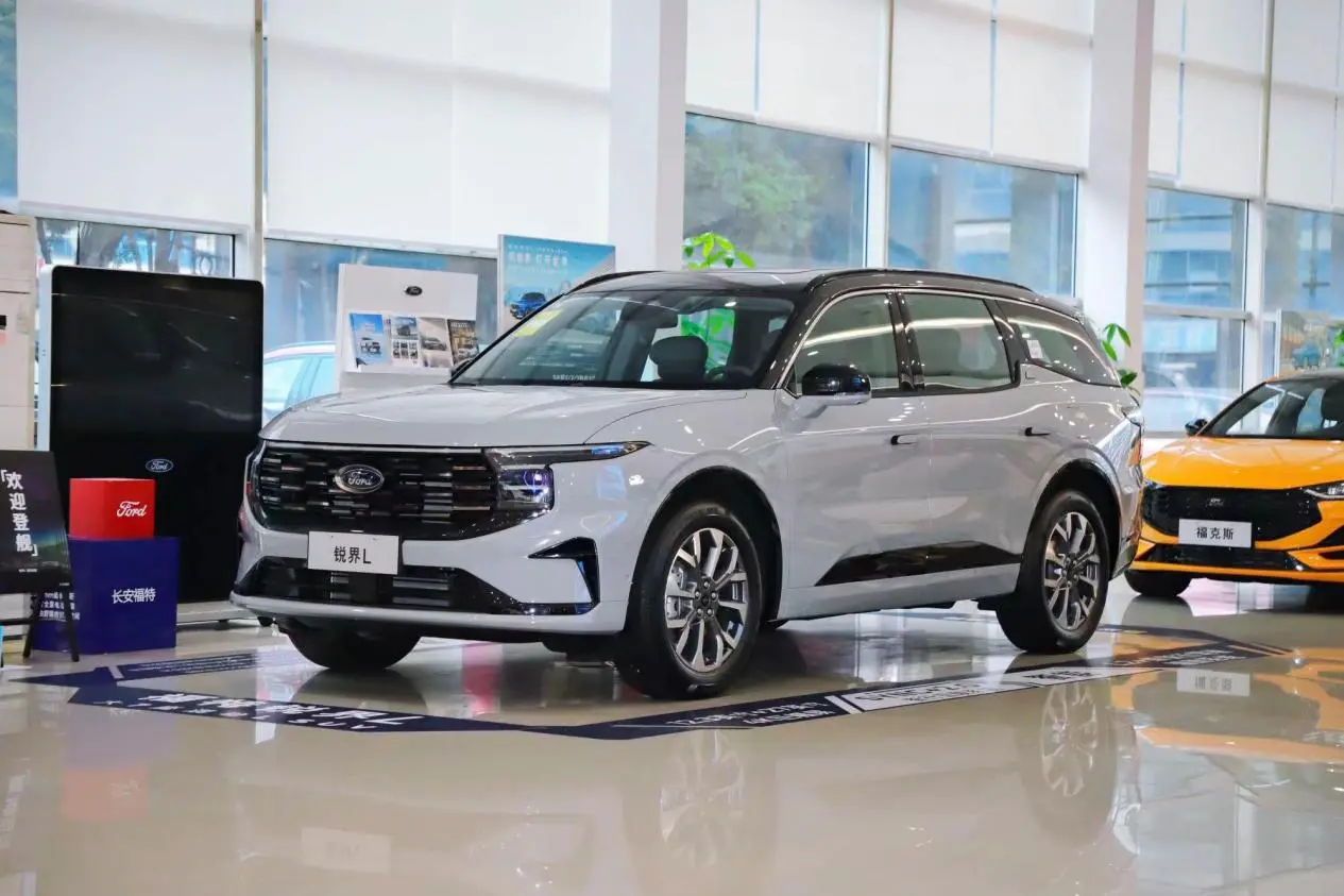 2.0T+8AT，油耗8L多，车长5米大7座，提供223布局，奶爸必看！