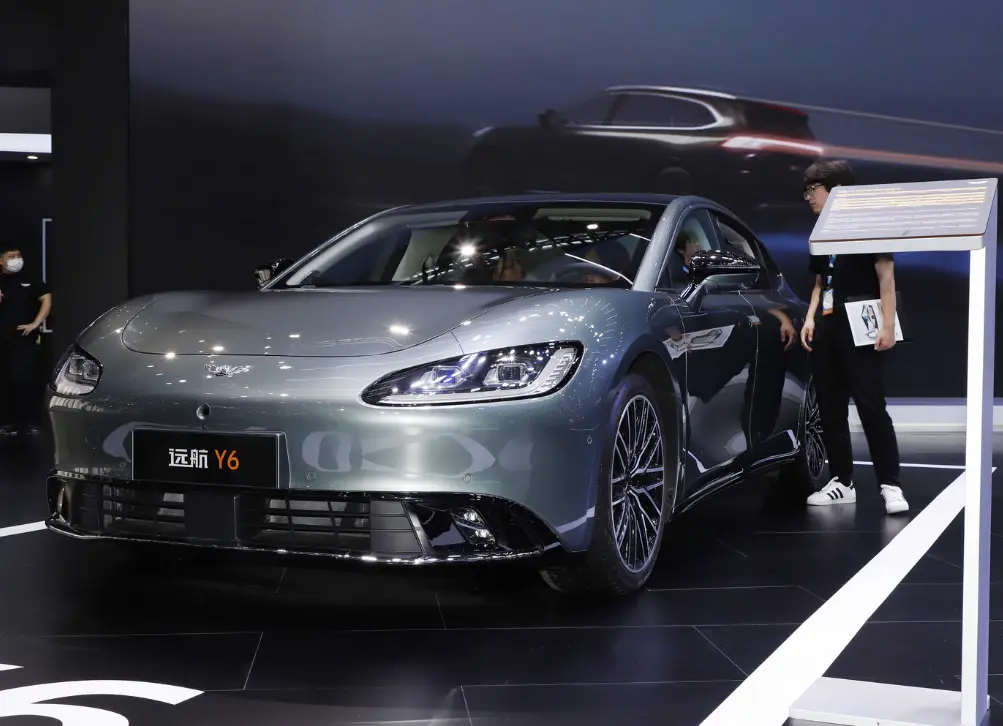 车长5.2米，轴距3.1米，续航超1000km，堆料就行？