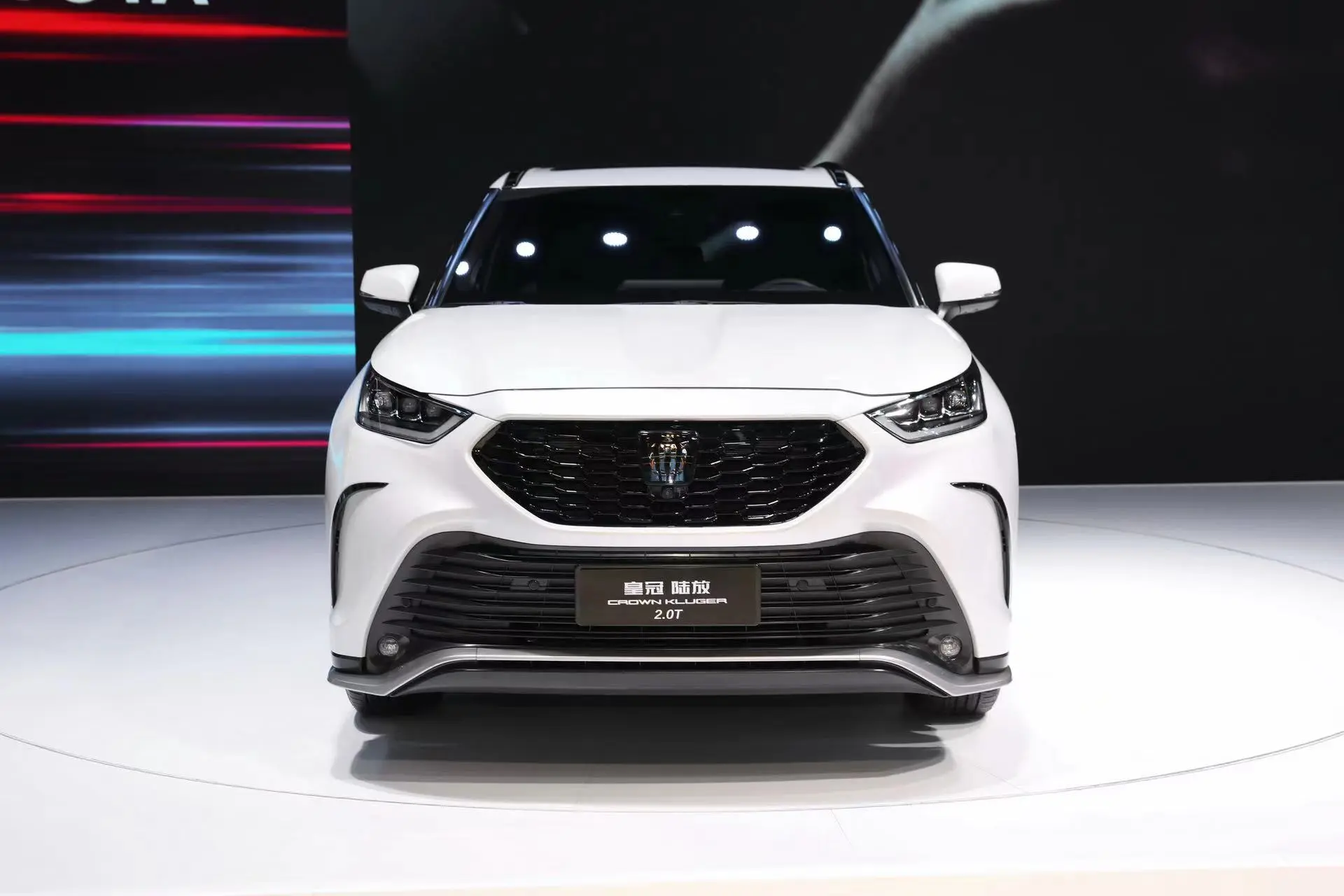 2.5T V6，299马力，5.15米长，6/7座可选，合资大牌，买它就稳！