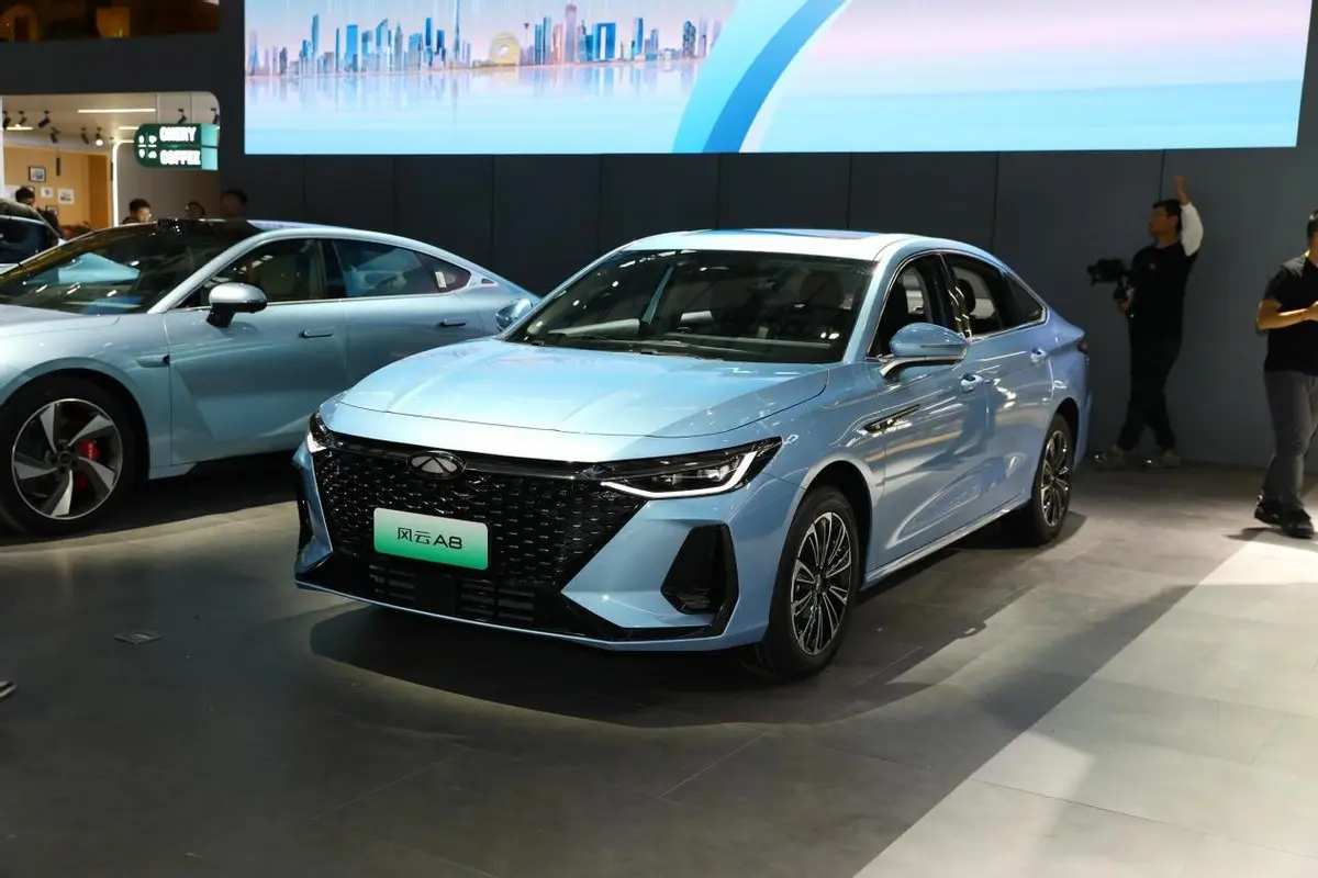 续航1400km，起售价才11.99万，奇瑞风云A8怎么卖最值？
