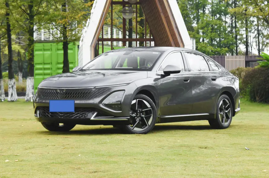 便宜没好货？中型插混车8.88万元起售，五菱星光PHEV靠谱吗？