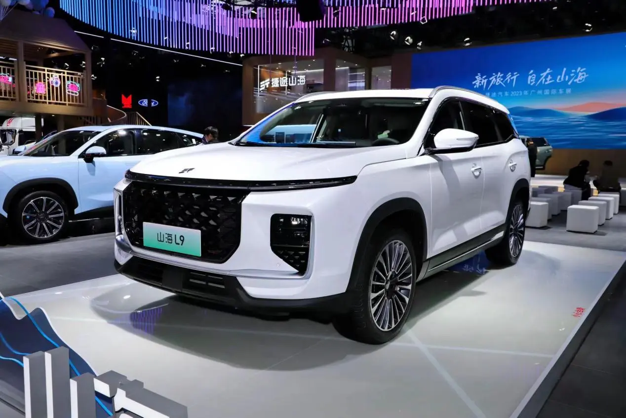1.5T插混，近4.9米大7座，油耗5.3L，亏电也省钱，才17万出头！