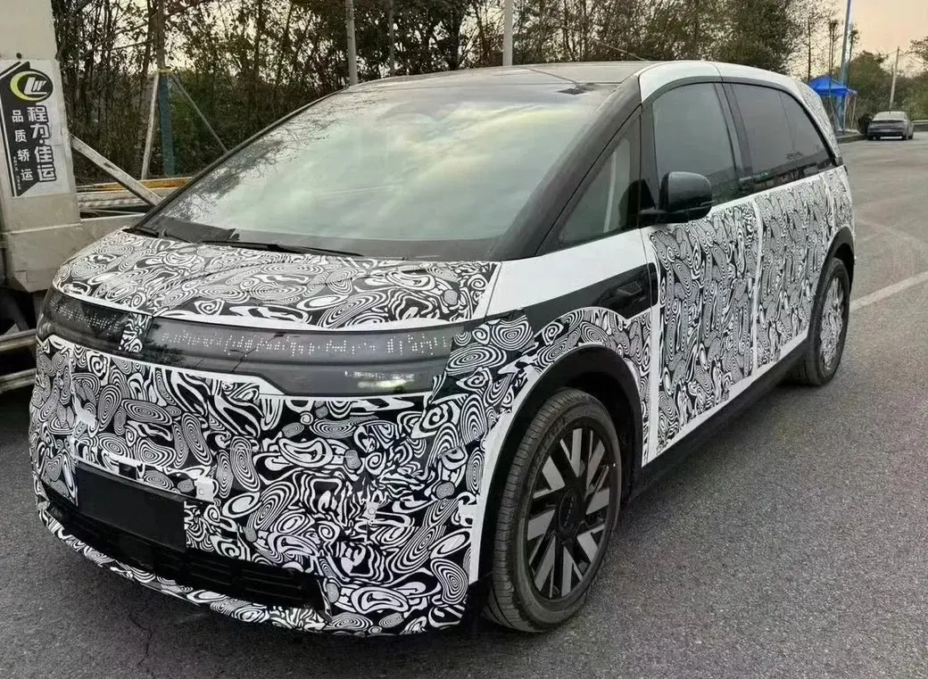 捅MPV“窝子”了？又一新车曝光，对开侧滑门，预计定位更亲民！