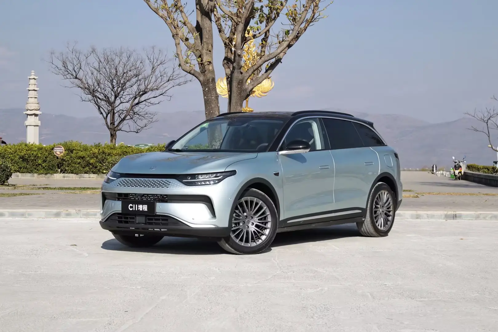 中型SUV“卷王”！14.98万买272马力，油耗5.2L，全系后驱，超值