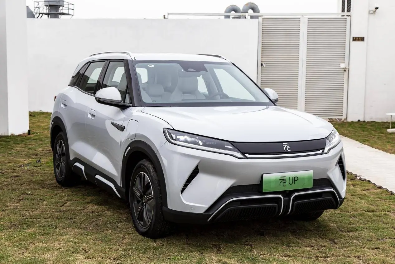 标配全景影像、自动空调、皮质座椅、遥控泊车，10万级SUV新选择