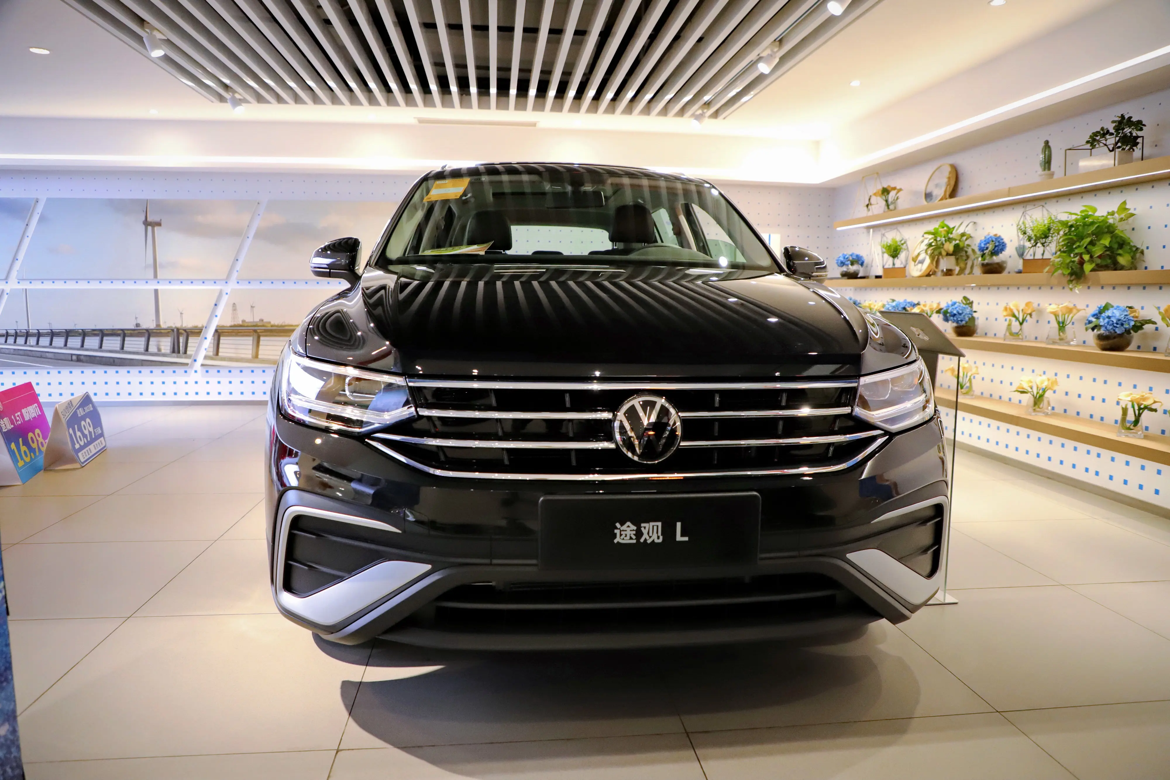 2.0T 273马力，可选四驱，大五座，最低油耗6.6升，合资SUV齐跳水