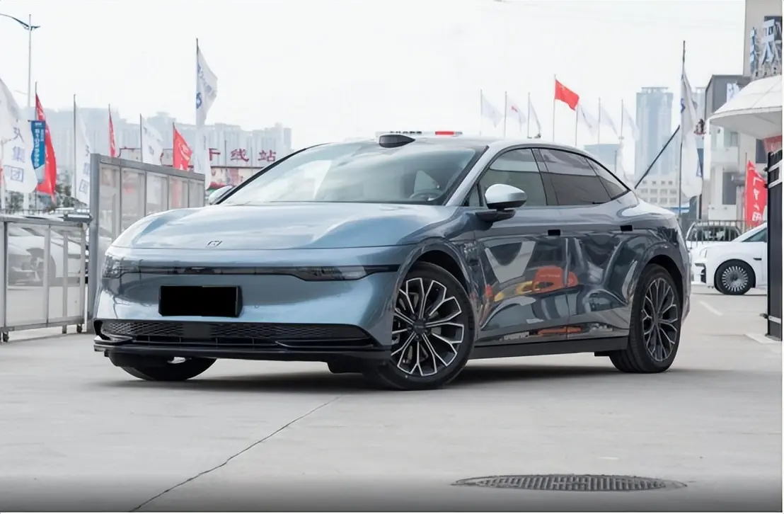 极氪007提车10天分享，该有的体验基本都有，除了续航