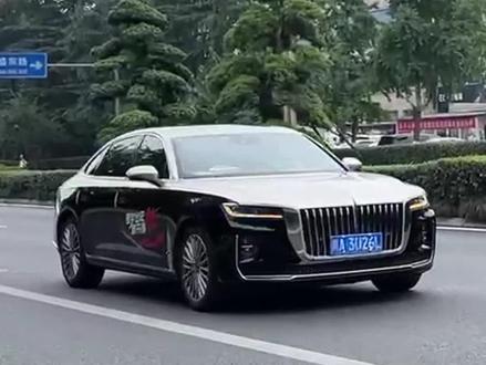 红旗开道 “旗”开得胜 这一刻就是你人身高光时刻 #红旗汽车  #人生大事有红旗