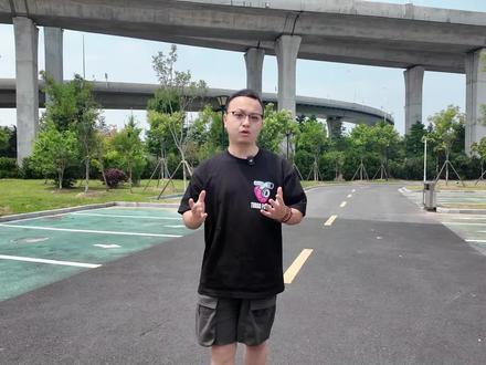 人生大事有红旗 红旗车公益送考，人生大事有红旗，见证人生“高光时刻”！#人生大事有红旗