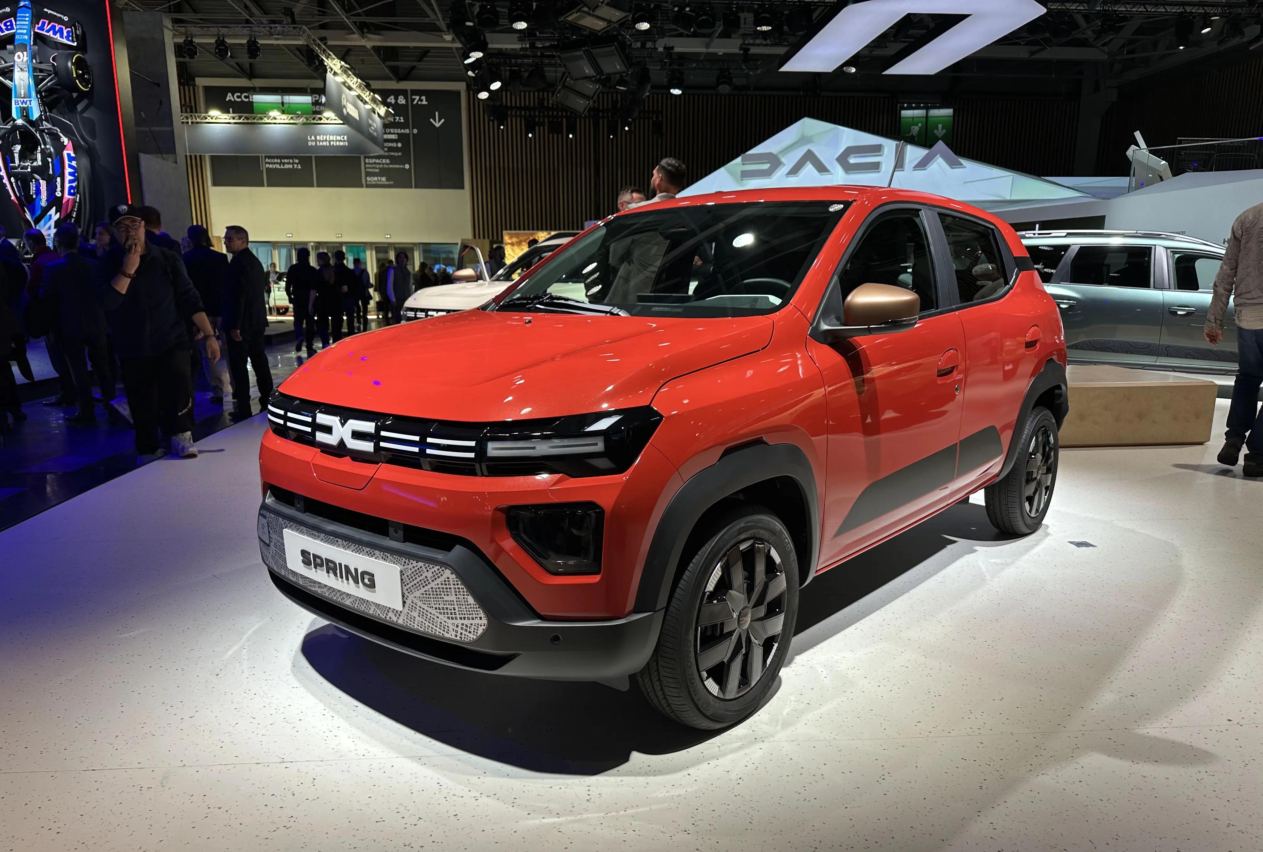 全球首秀 | Dacia Spring纯电小型SUV亮相巴黎车展，售价约13.8万元起