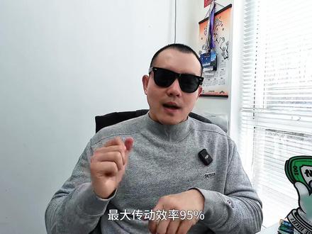 一场速度的挑战 玩过“吃鸡”的朋友们都知道“空投”吧？一看伞包空投物资赶紧去捡，但是今儿咱们说的可不是“吃鸡”！而是一场速度的挑战！#吉利星瑞#冰雪同梦与冠军同行#中国星让世界看见东方曜