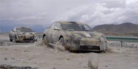阿维塔全新中型轿车谍照曝光，或与特斯拉Model 3正面竞争？