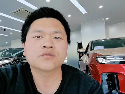 行业首发！一汽红旗推出最强置换礼，全系车型至高补贴4万元 近期想买车的朋友一定要看看！#一汽红旗 #红旗焕新季超级置换礼 #红旗hs5 #红旗h6 #红旗hs7