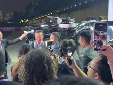 小鹏2025新款小鹏X9香港上市！ 这排面拉满了！新款升级这么多居然和老款一样价格🤔在遍地阿尔法的香港上市，进一步抢占全球mpv 市场！#小鹏全球热爱之夜 #小鹏2025新款X9 #小鹏新款X9 #mpv