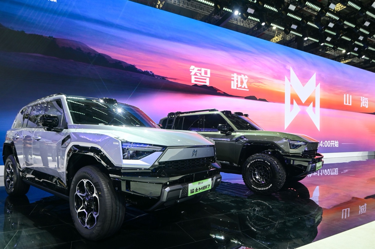 2025上海车展：全球首款华为乾崑智野SUV，东风猛士M817亮相！