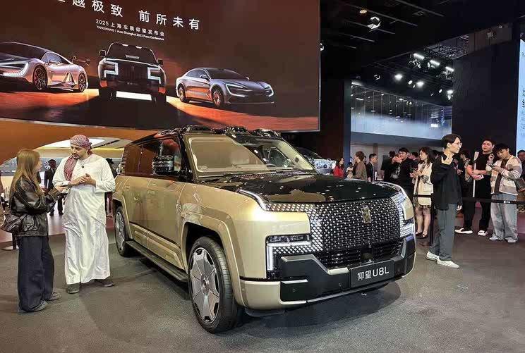 仰望U8L震撼来袭：轴距超U8达200mm，六座豪华布局2025年登场