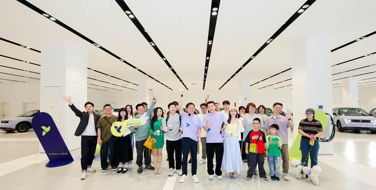 吉利萤火虫正式上市 售价11.98万元起 主打年轻小型车市场