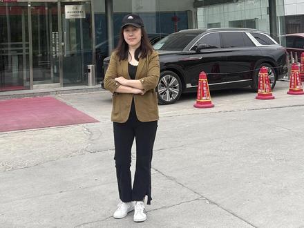 买混动，到红旗。今天带你们逛红旗4S店，看看最近超火的混动轿车H5 PHEV，顺便扒一扒5月购车福利，看看能帮咱们省多少钱#买混动到红旗