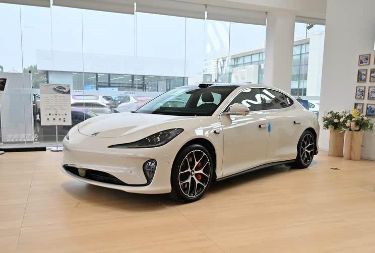 智己L6新车型5月13日登场 标配后轮转向/预售21.99万起