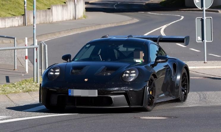 保时捷911 GT2 RS改款谍照曝光：动力超700匹 车身更宽 混动加持